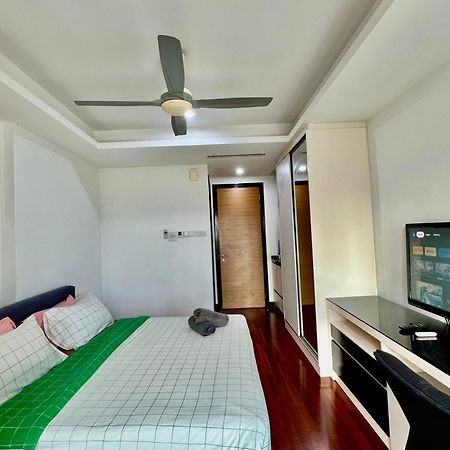 Couple Suite At Casa Residency 5 Mins Walk To Lrt, Jalan Alor & Bukit Bintang Куала-Лумпур Экстерьер фото