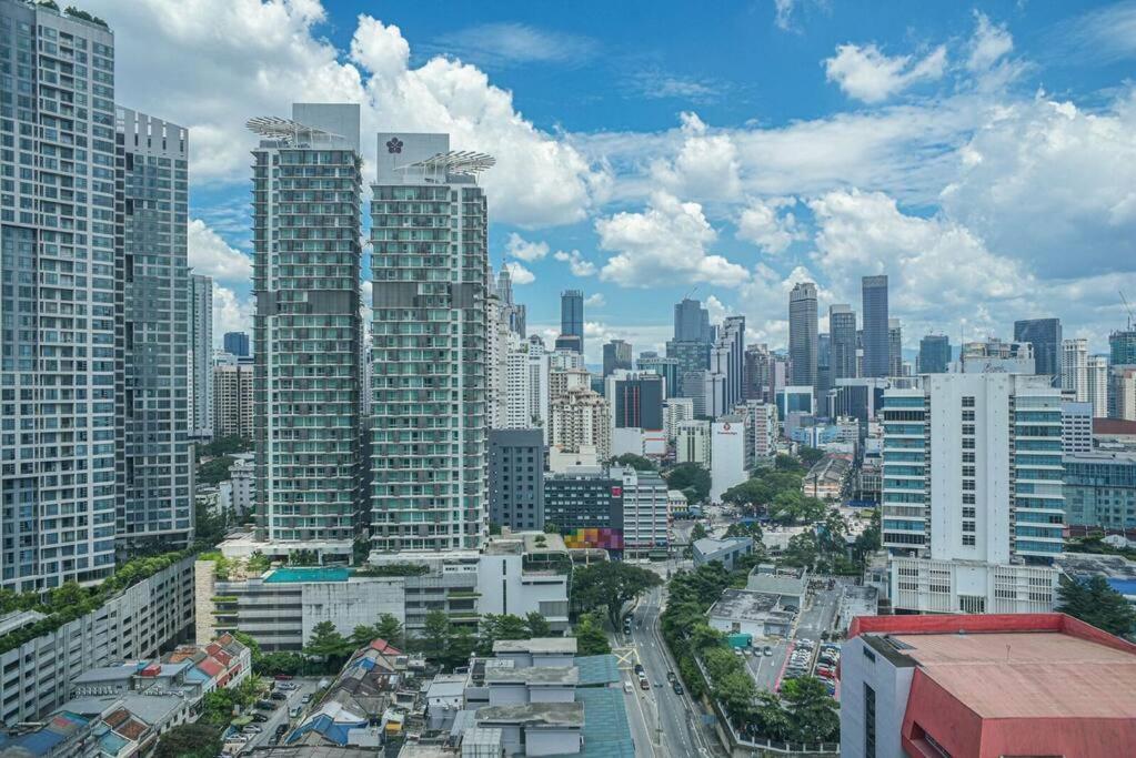 Couple Suite At Casa Residency 5 Mins Walk To Lrt, Jalan Alor & Bukit Bintang Куала-Лумпур Экстерьер фото