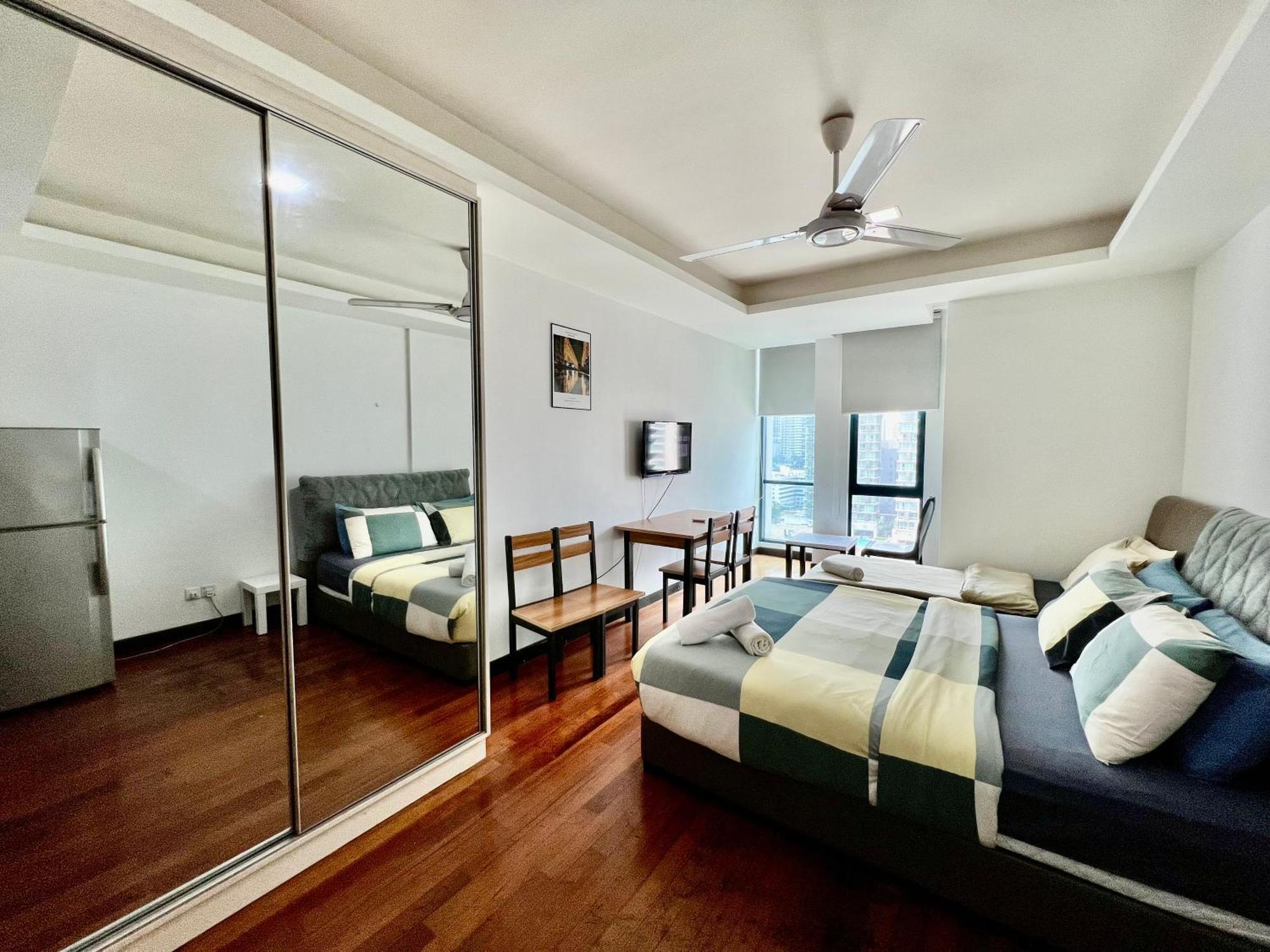 Couple Suite At Casa Residency 5 Mins Walk To Lrt, Jalan Alor & Bukit Bintang Куала-Лумпур Экстерьер фото