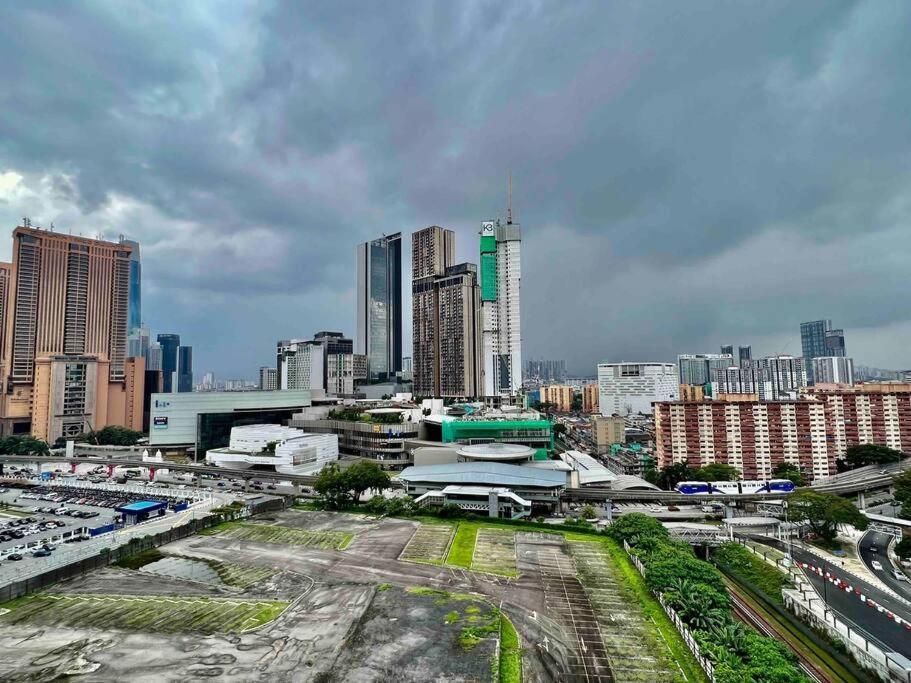 Couple Suite At Casa Residency 5 Mins Walk To Lrt, Jalan Alor & Bukit Bintang Куала-Лумпур Экстерьер фото