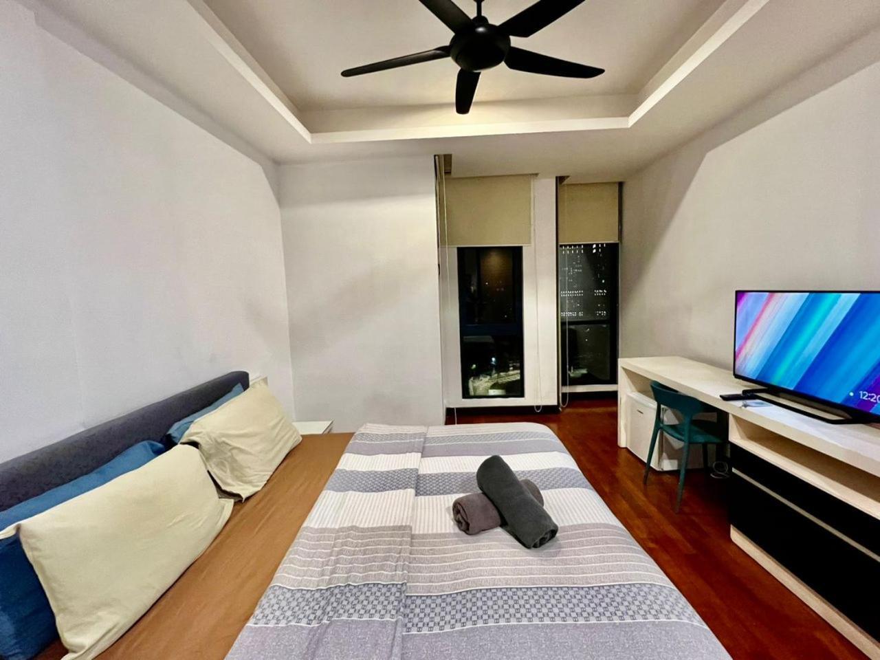 Couple Suite At Casa Residency 5 Mins Walk To Lrt, Jalan Alor & Bukit Bintang Куала-Лумпур Экстерьер фото