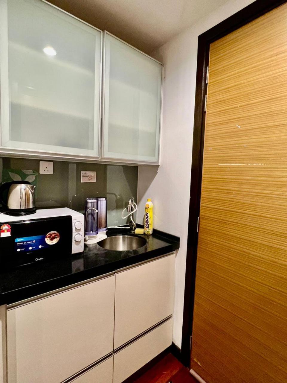 Couple Suite At Casa Residency 5 Mins Walk To Lrt, Jalan Alor & Bukit Bintang Куала-Лумпур Экстерьер фото